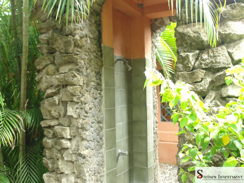 Outdoor experience shower